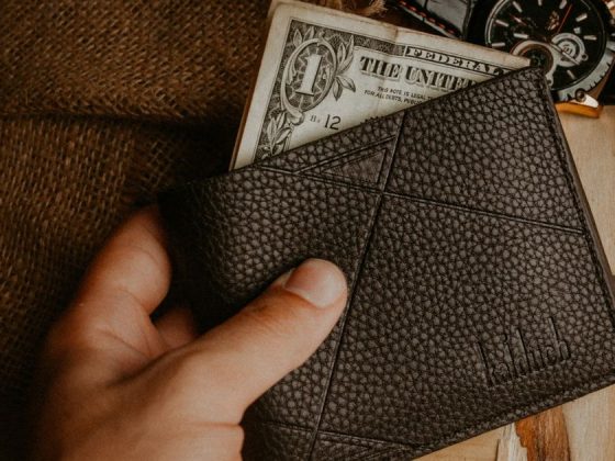 Top 15 High-End Men's Wallets of 2025 – Luxury & Style Guide